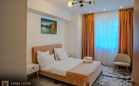 Yamaluxe Apartments - Pink & Gold With Many Facilities